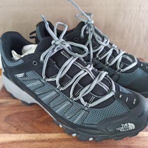 Northface Ultra 109 Dryvent Mens Sz 11 Hiking